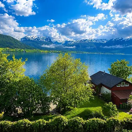 Casa Hauge Bb Sunrise Sandane