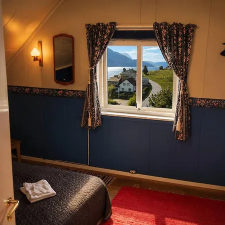 Casa Hauge Bb Sunrise Sandane